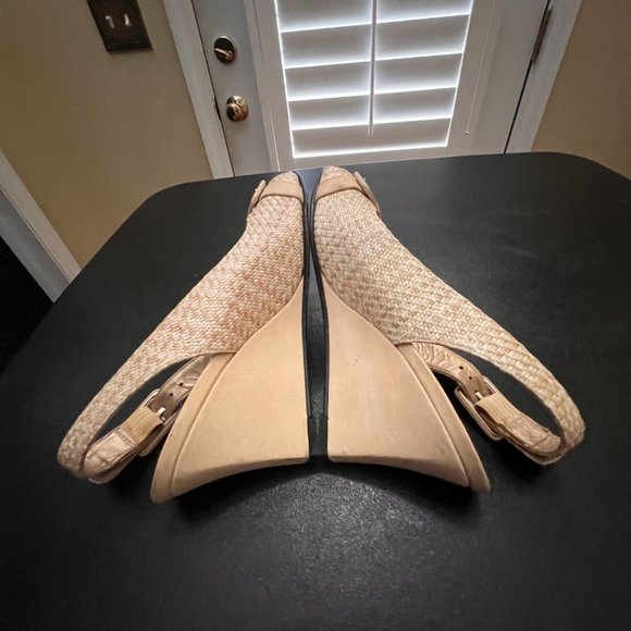 Stuart Weitzman size 6 open peep toe sling back  sandals - Picture 11 of 12